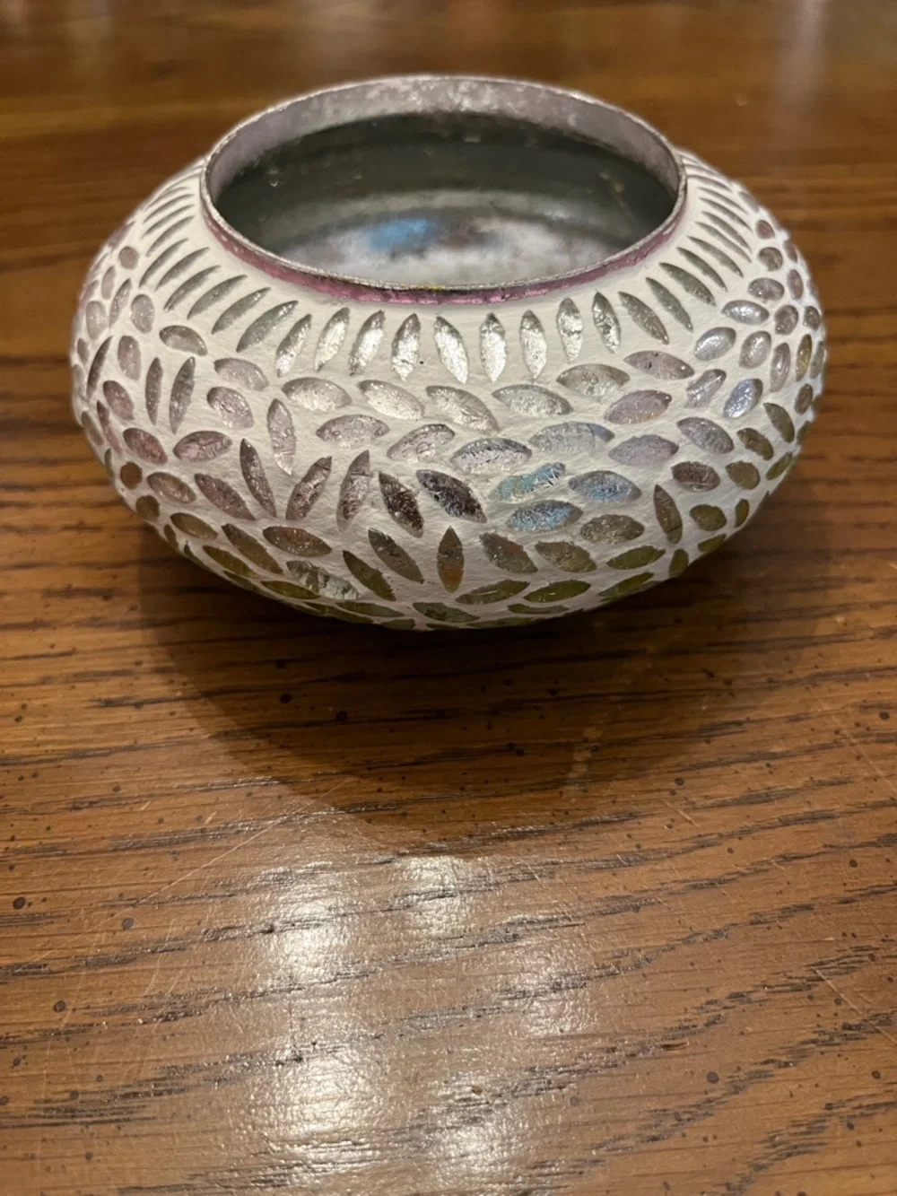 Chamakana Green and Pink tea light candle holder